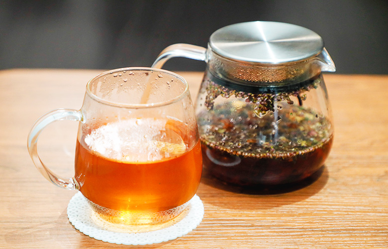 施術後はハーブティーを提供